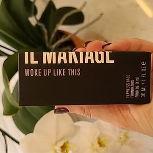 *NEW* IL Makiage Flawless Base Foundation - 035